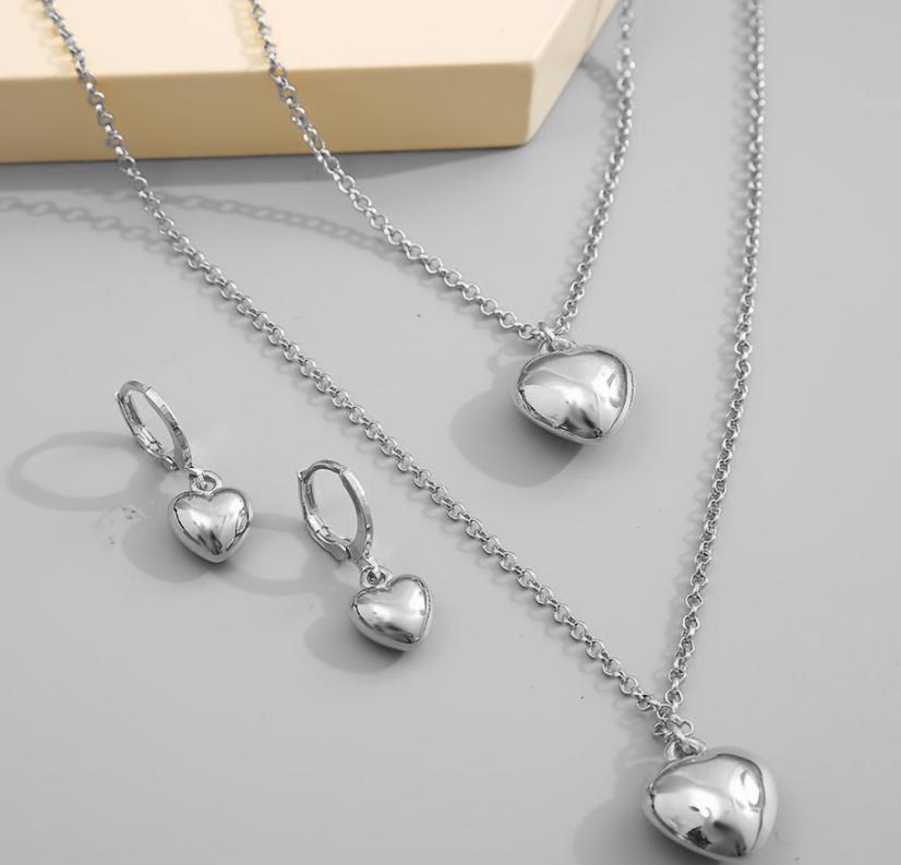Women Mini Heart Necklace Set