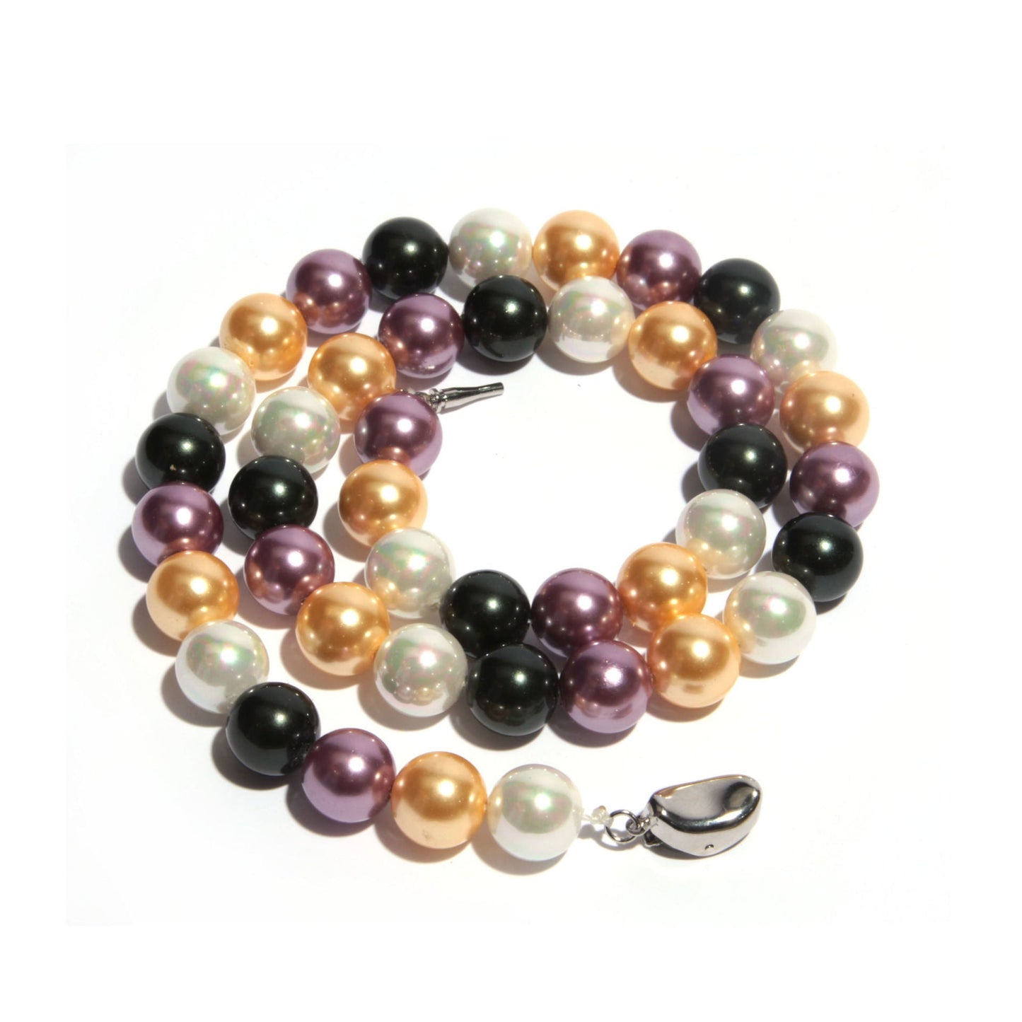 Round Sea Shell Pearl Necklace