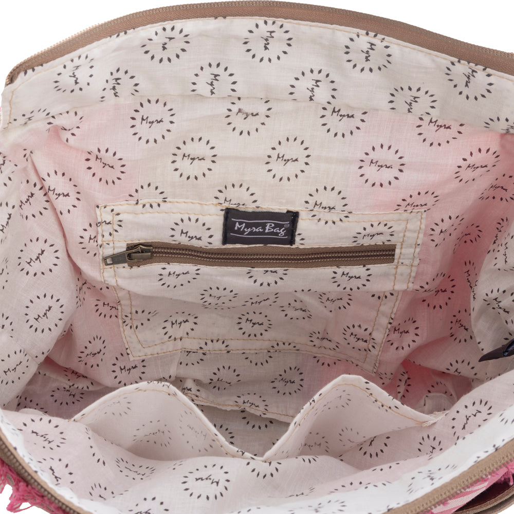 The Queen Vintage Creek Crossbody Bag in Pink