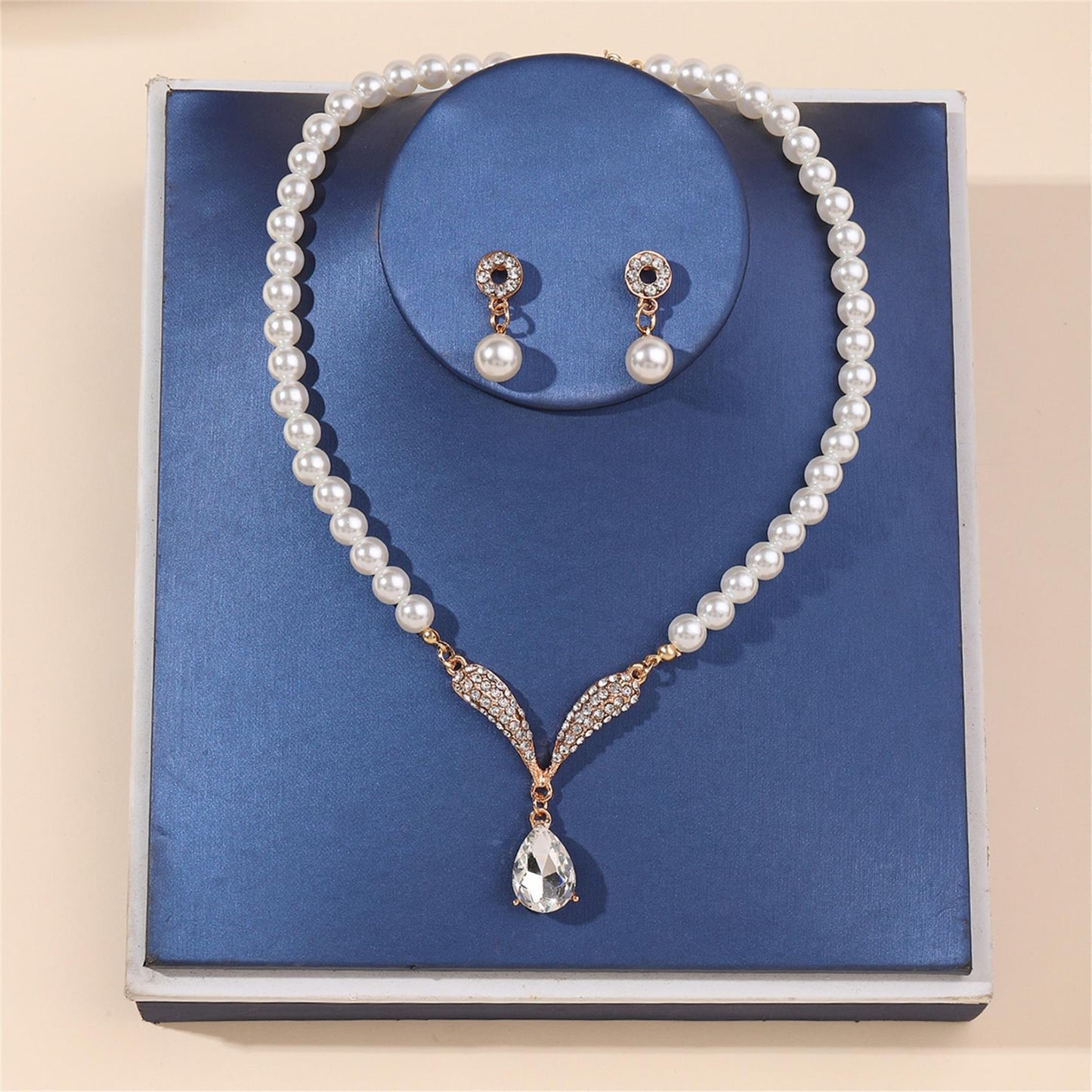 Elegant Pearl Bride Necklace Set
